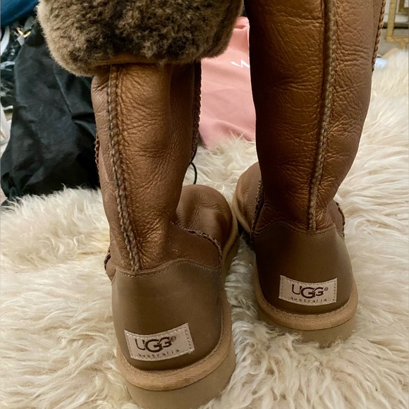 UGG Tall metallic brown boots - Picture 5 of 5